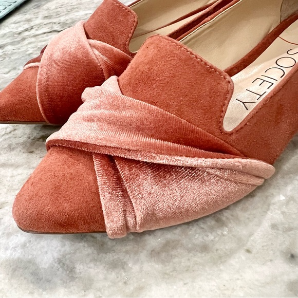 Sole Society Lydiah Peach Suede & Velvet Pointed Toe Flats Size 5.5 - Picture 8 of 12